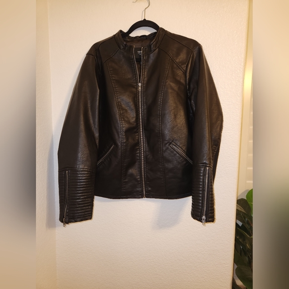 Torrid Faux Leather Collarless Moto Jacket Size 2 - Picture 2 of 8